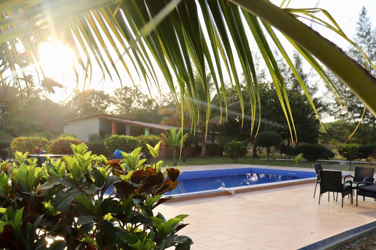 Yuna Village Garden Resort Tubaya Ngoại thất bức ảnh